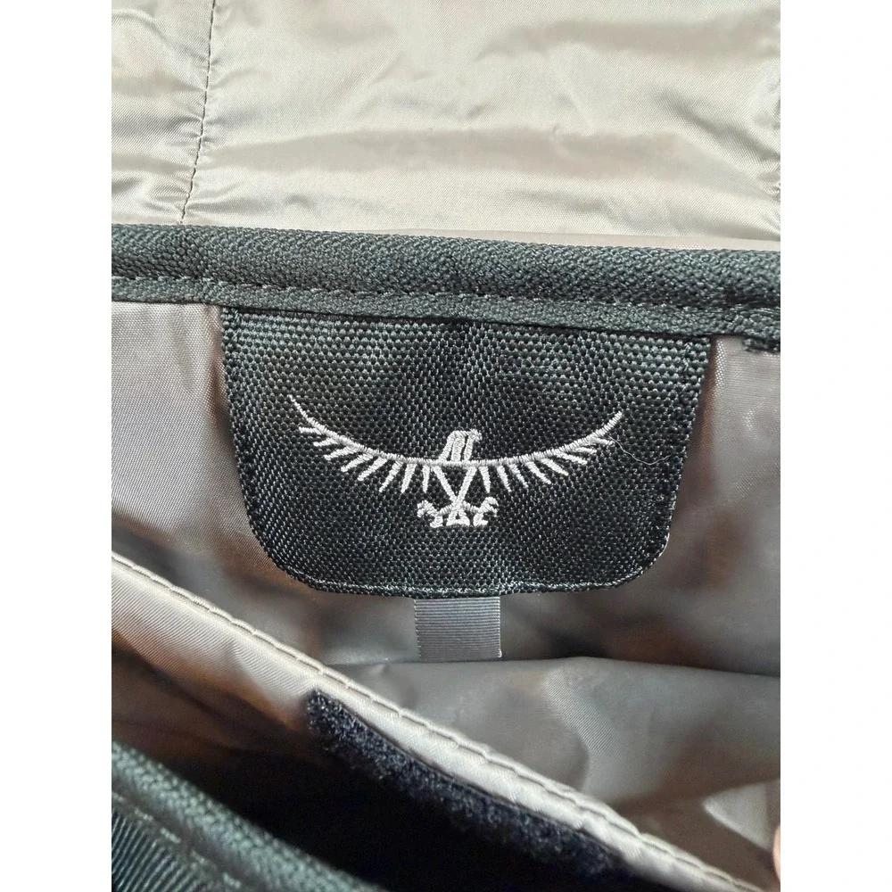 Osprey Backwoods Flap Messenger Bag Black Crossbody Shoulder Bag Strap Logo
